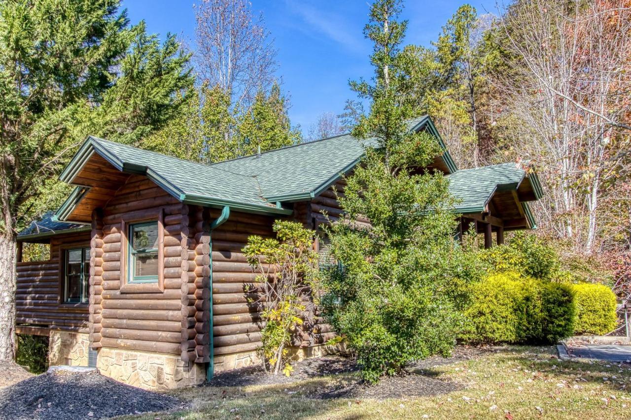 Dog Friendly, Romantic Mtn Getaway Hot Tub Pool Gatlinburg Εξωτερικό φωτογραφία