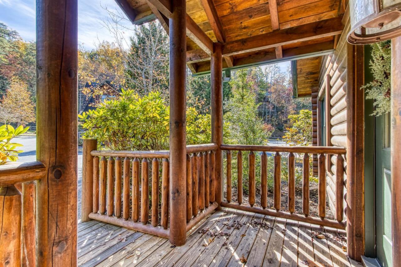 Dog Friendly, Romantic Mtn Getaway Hot Tub Pool Gatlinburg Εξωτερικό φωτογραφία