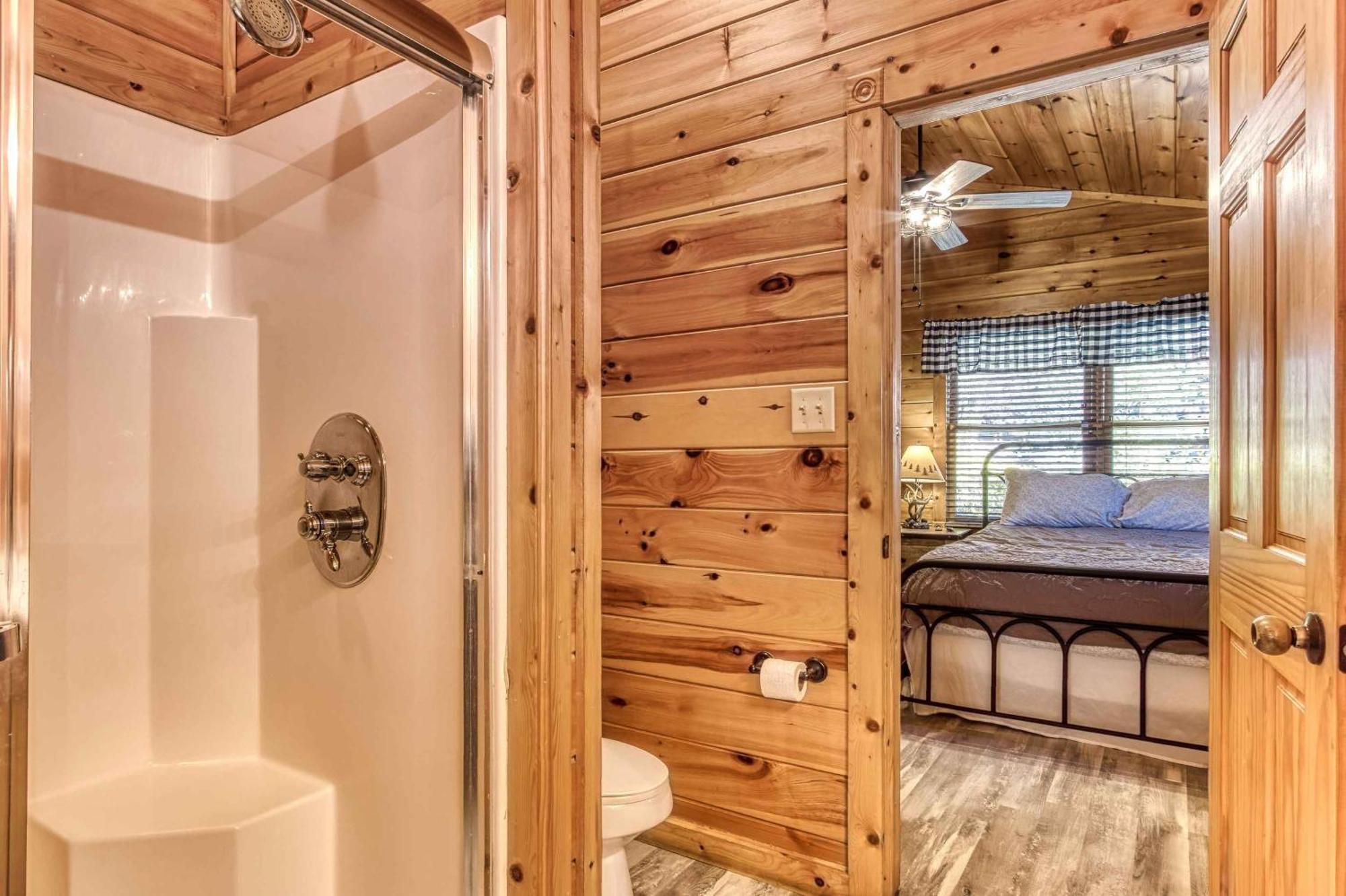 Dog Friendly, Romantic Mtn Getaway Hot Tub Pool Gatlinburg Εξωτερικό φωτογραφία