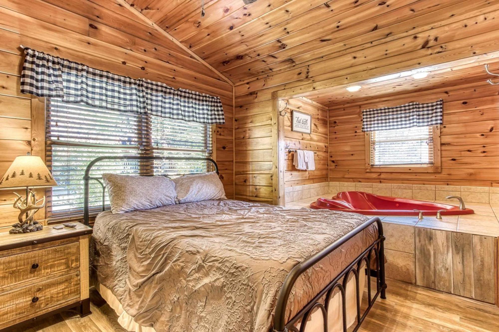 Dog Friendly, Romantic Mtn Getaway Hot Tub Pool Gatlinburg Εξωτερικό φωτογραφία