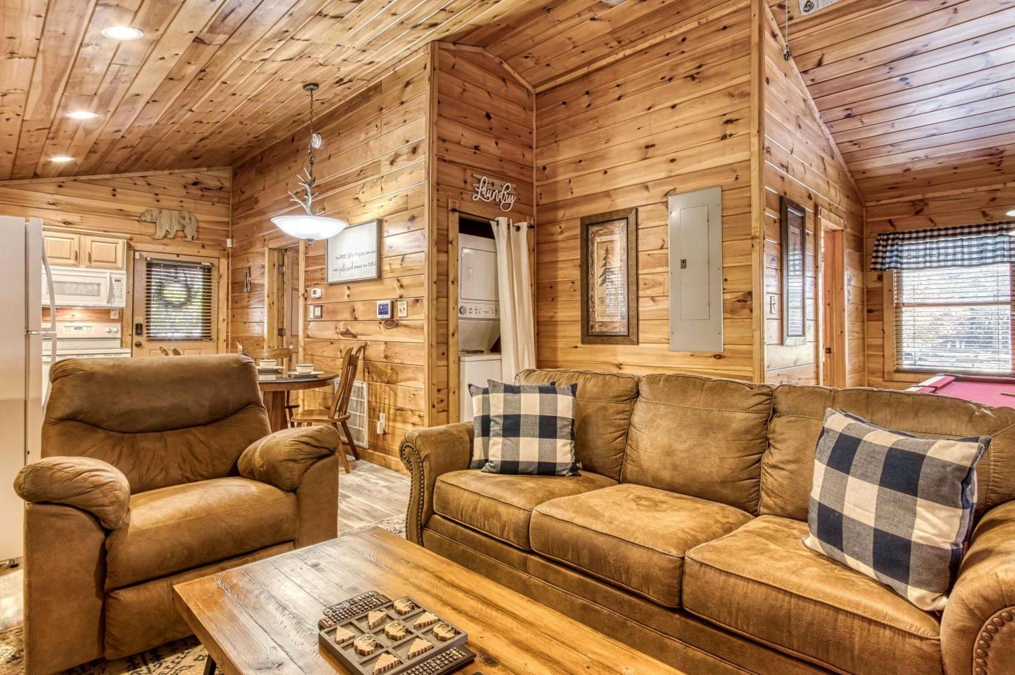 Dog Friendly, Romantic Mtn Getaway Hot Tub Pool Gatlinburg Εξωτερικό φωτογραφία