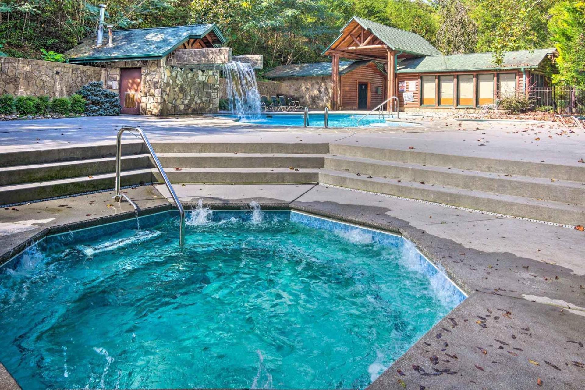 Dog Friendly, Romantic Mtn Getaway Hot Tub Pool Gatlinburg Εξωτερικό φωτογραφία