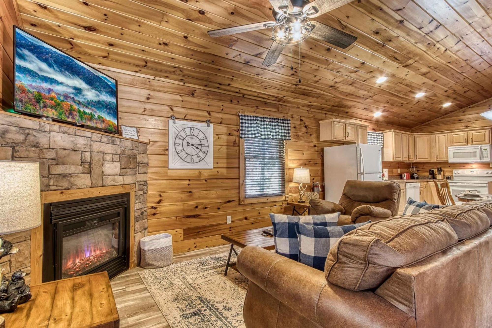 Dog Friendly, Romantic Mtn Getaway Hot Tub Pool Gatlinburg Εξωτερικό φωτογραφία
